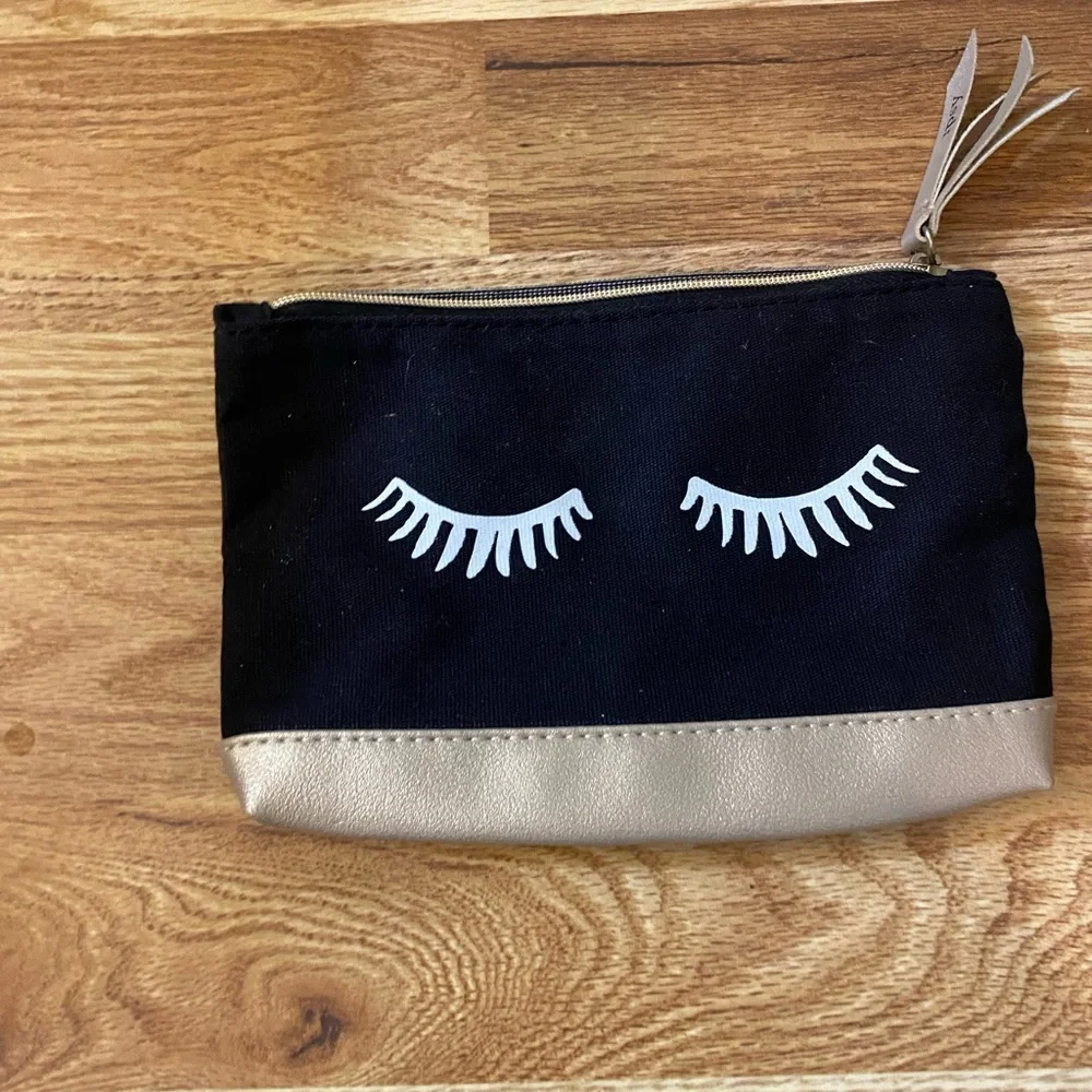 Skincare Mask & Lip Balm Lot — Gold and Lavender Accents - Picture 9 of 11